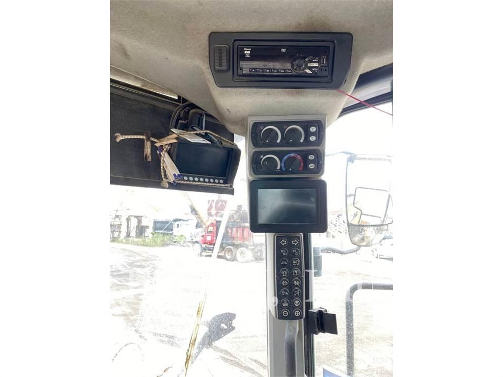 CAT 982M 輪胎式裝載機