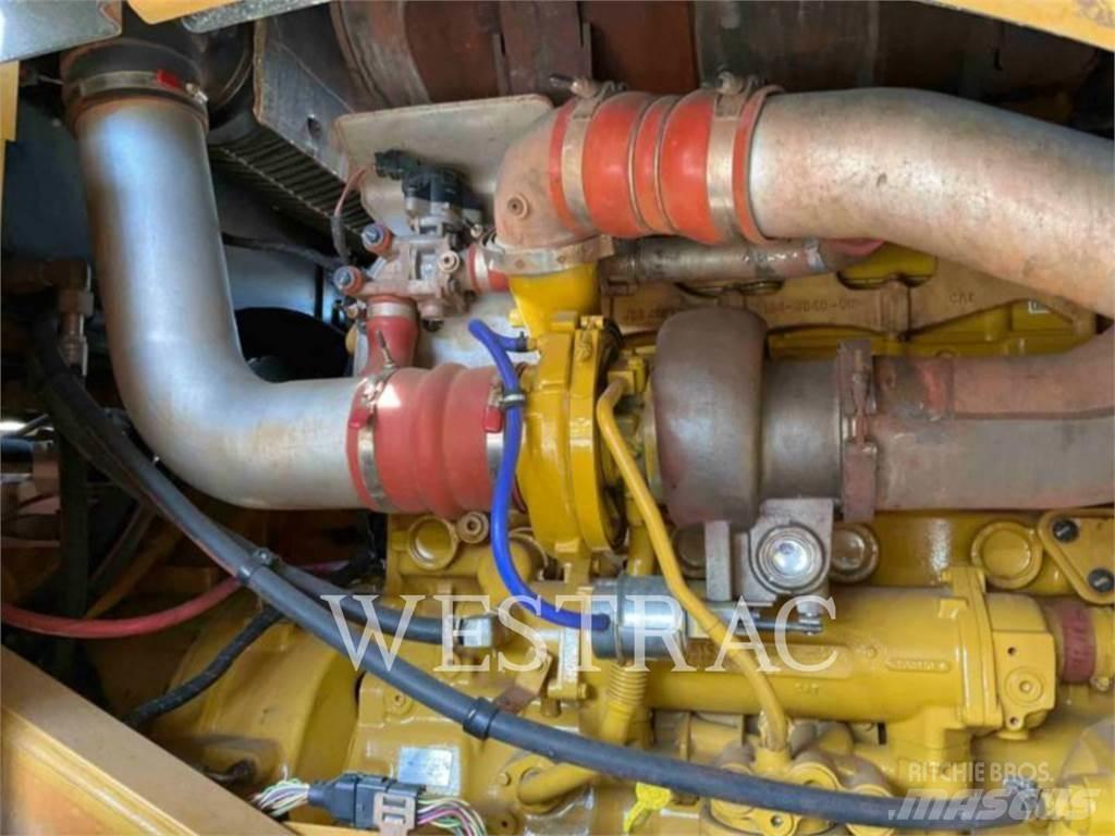 CAT 982M 輪胎式裝載機