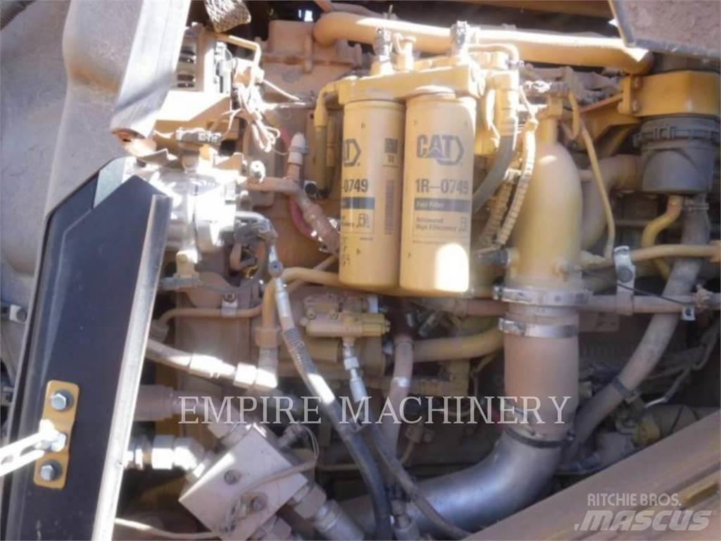 CAT 982M 輪胎式裝載機