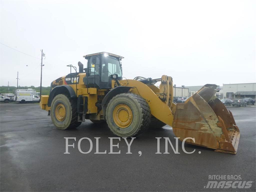 CAT 982M 輪胎式裝載機