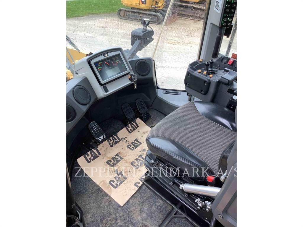 CAT 982M 輪胎式裝載機
