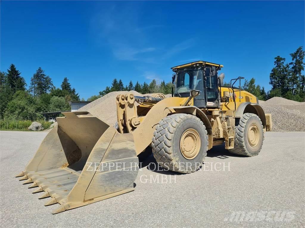CAT 982M 輪胎式裝載機