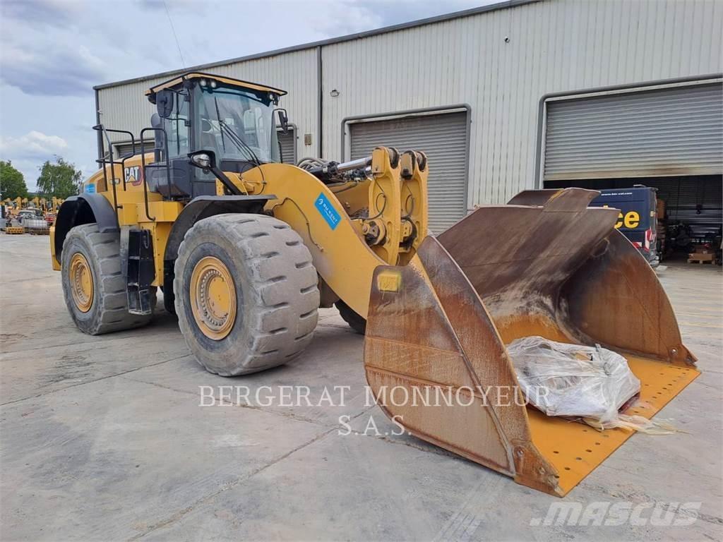 CAT 982M 輪胎式裝載機