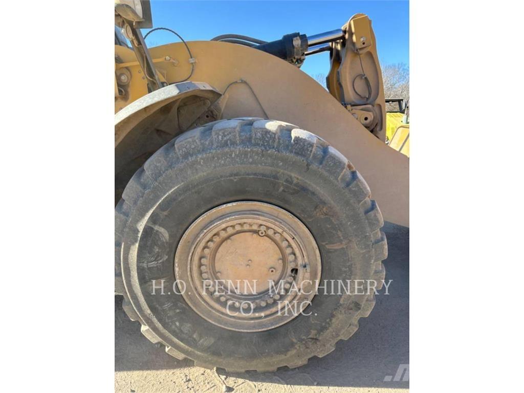 CAT 982M 輪胎式裝載機