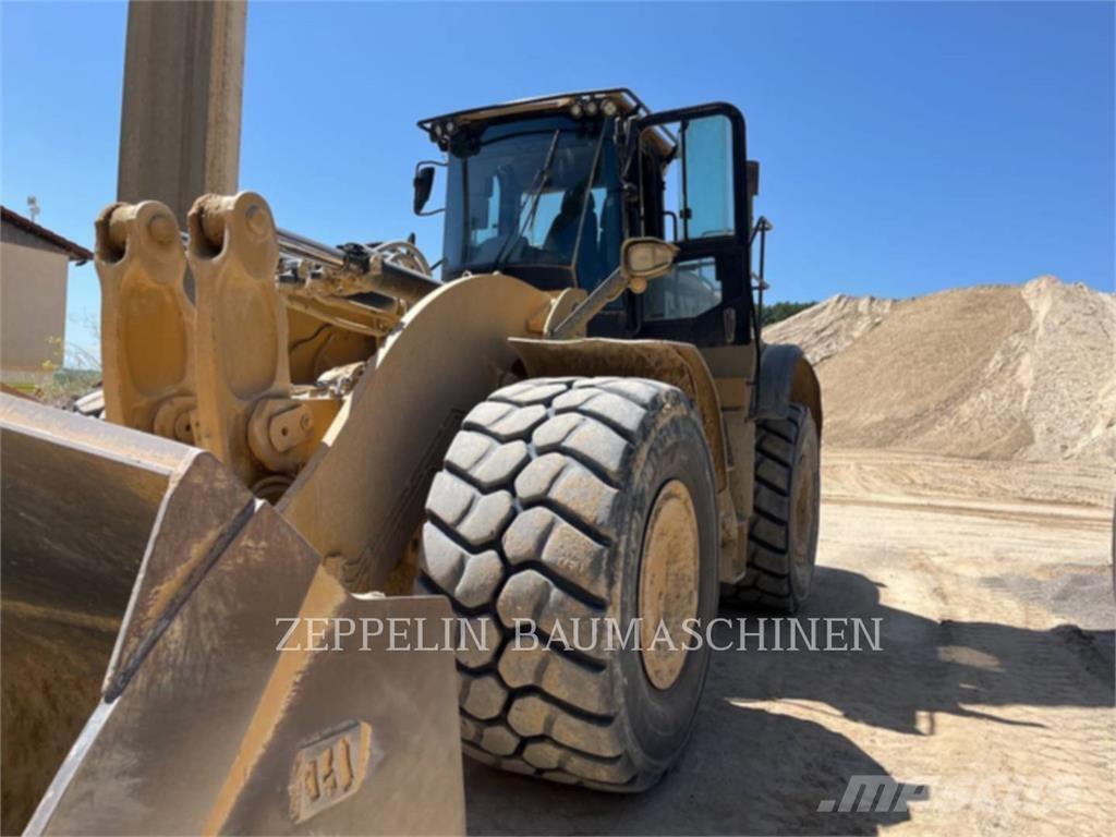 CAT 982M 輪胎式裝載機