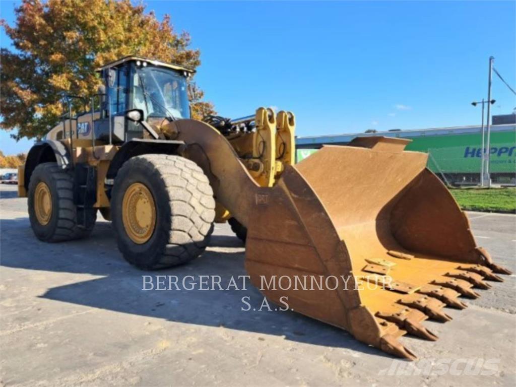 CAT 982M 輪胎式裝載機