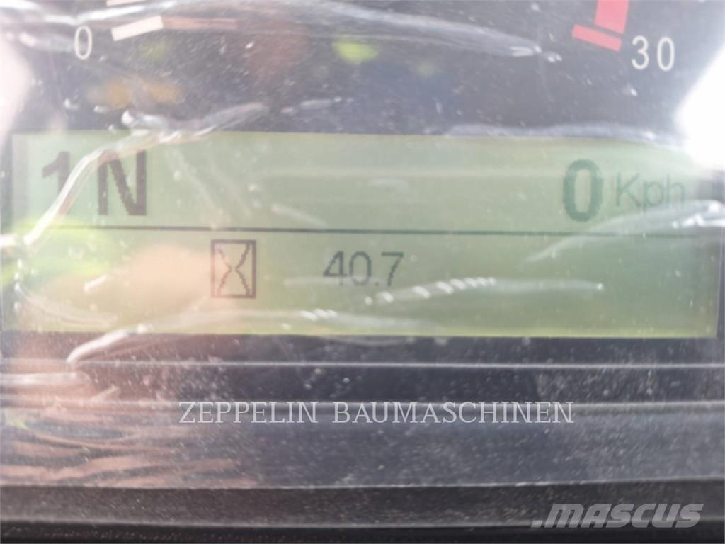 CAT 988GC 輪胎式裝載機