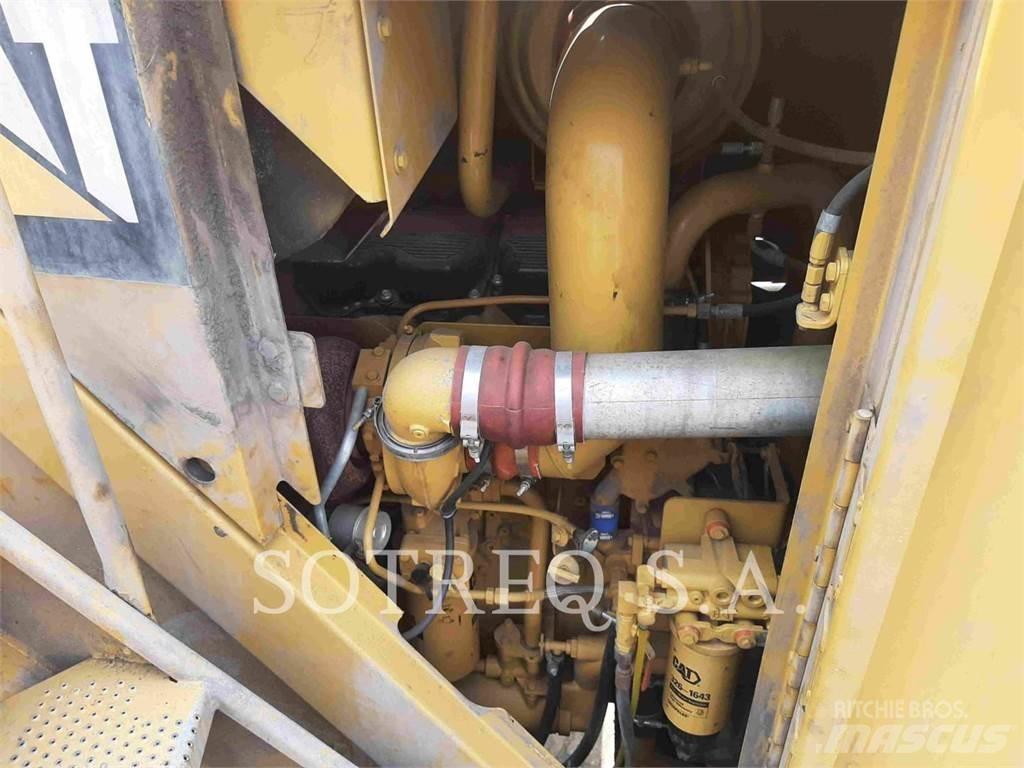 CAT 988H 輪胎式裝載機