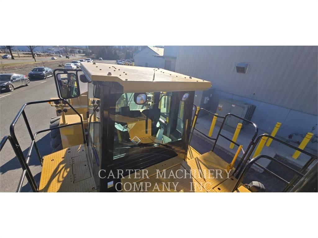 CAT 988H RBLD 輪胎式裝載機