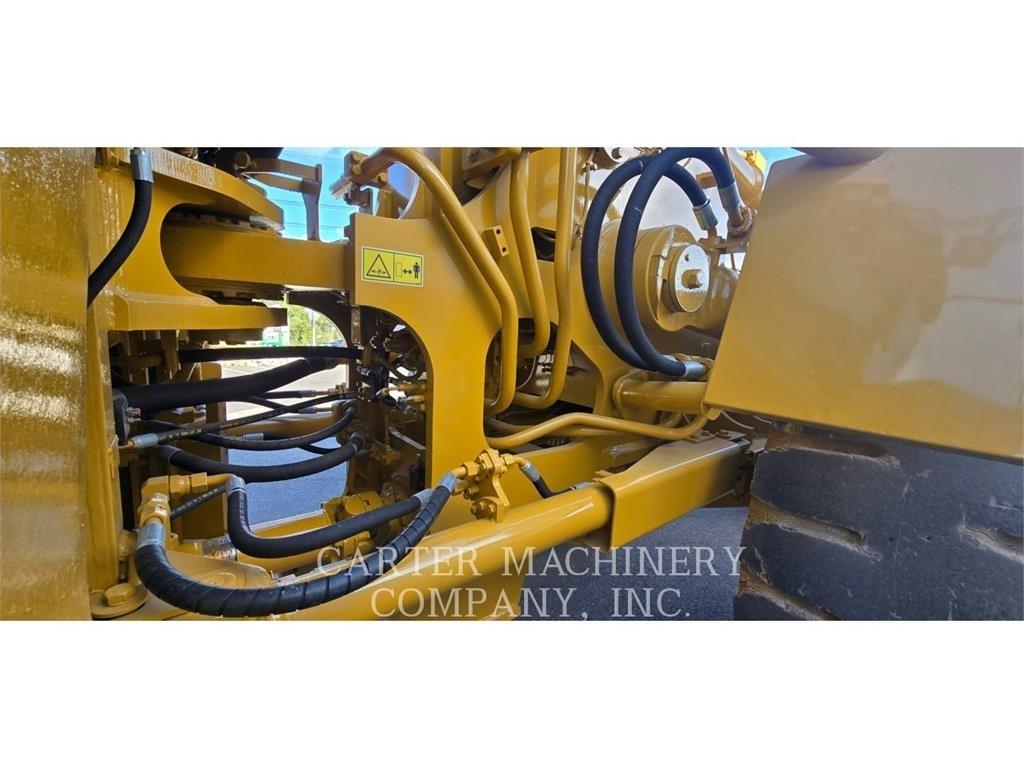 CAT 988H RBLD 輪胎式裝載機