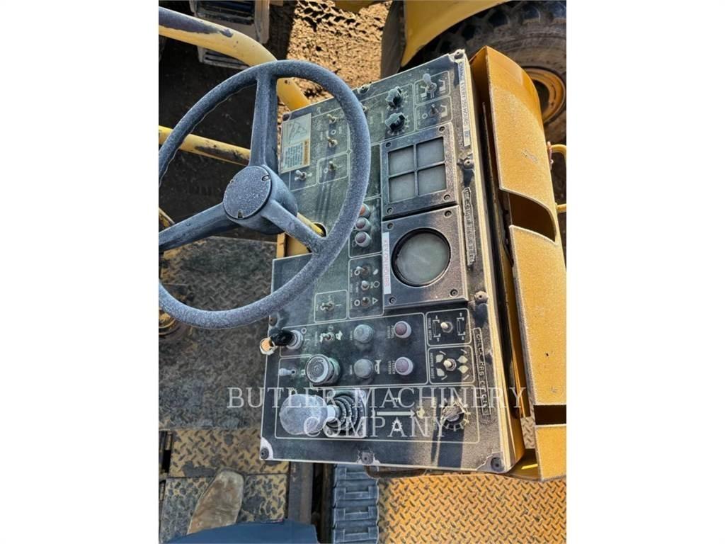 CAT AP-1000B 瀝青攤舖機/鋪路機