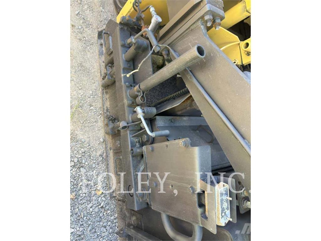 CAT AP-1055D 瀝青攤舖機/鋪路機