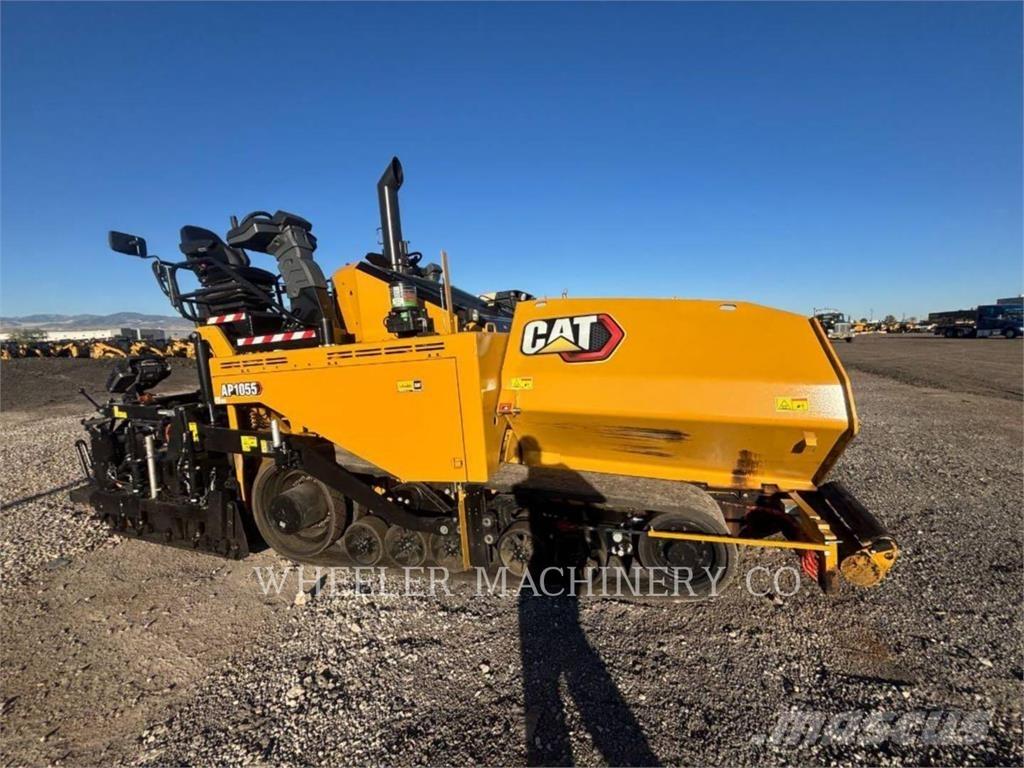 CAT AP1055 瀝青攤舖機/鋪路機