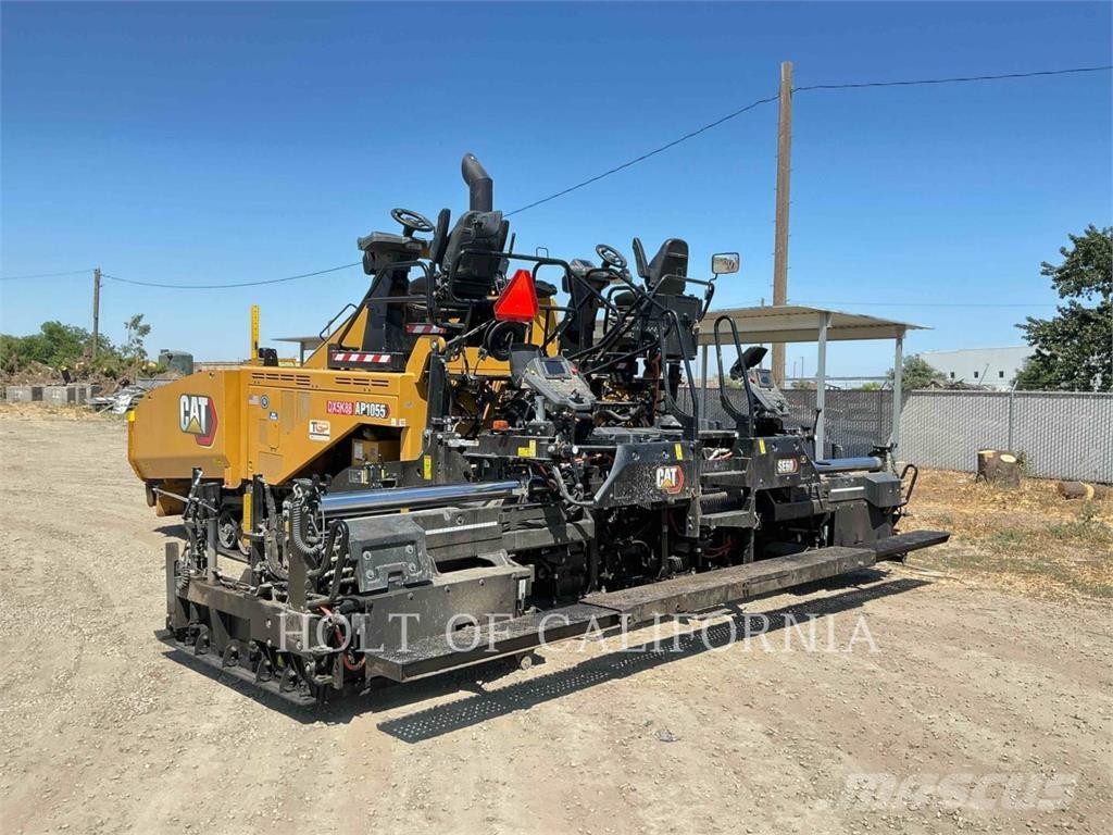 CAT AP1055 瀝青攤舖機/鋪路機