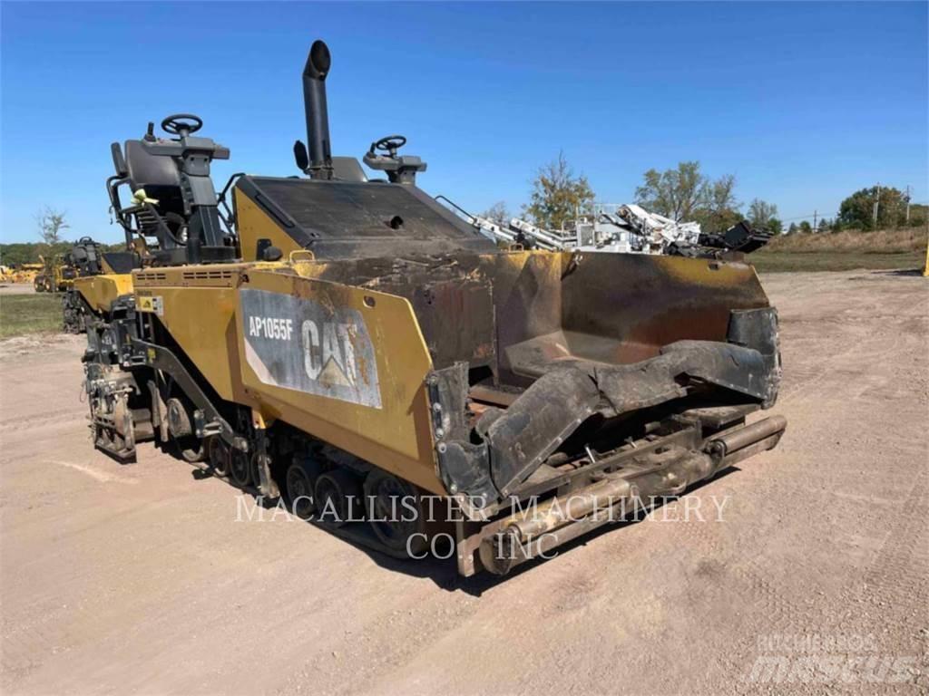 CAT AP1055F 瀝青攤舖機/鋪路機