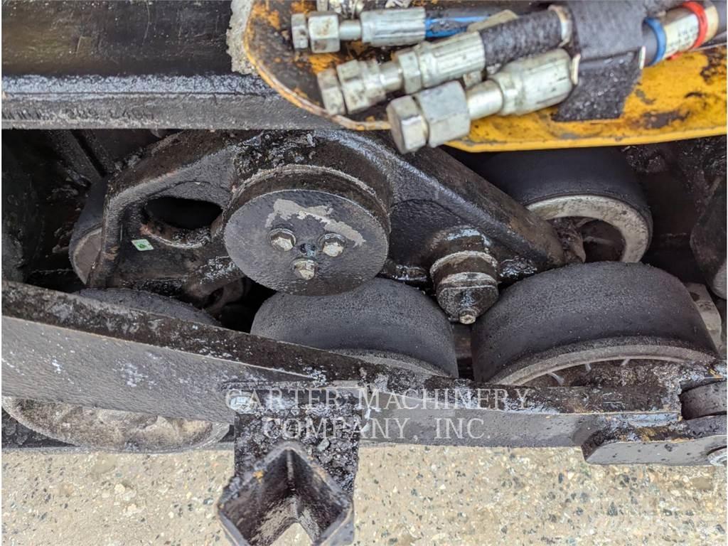 CAT AP1055F 瀝青攤舖機/鋪路機