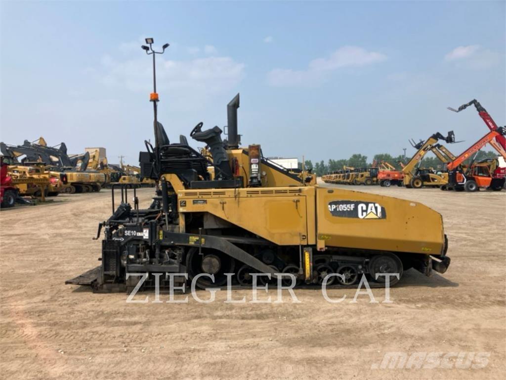 CAT AP1055F 瀝青攤舖機/鋪路機