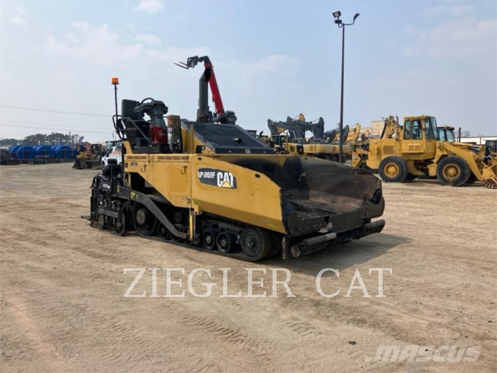 CAT AP1055F 瀝青攤舖機/鋪路機