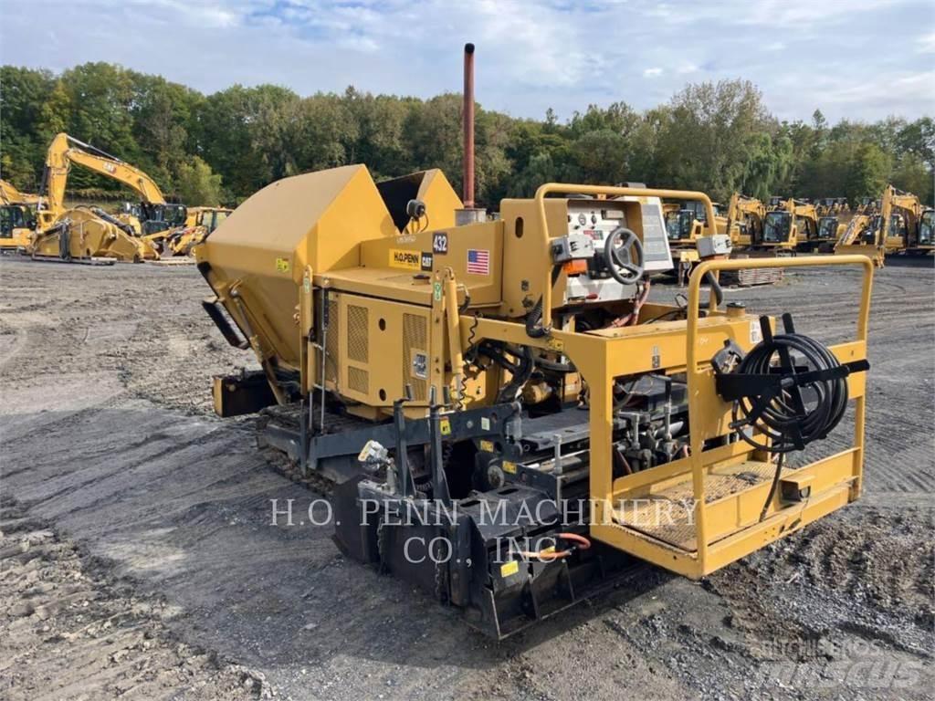 CAT AP255E 瀝青攤舖機/鋪路機
