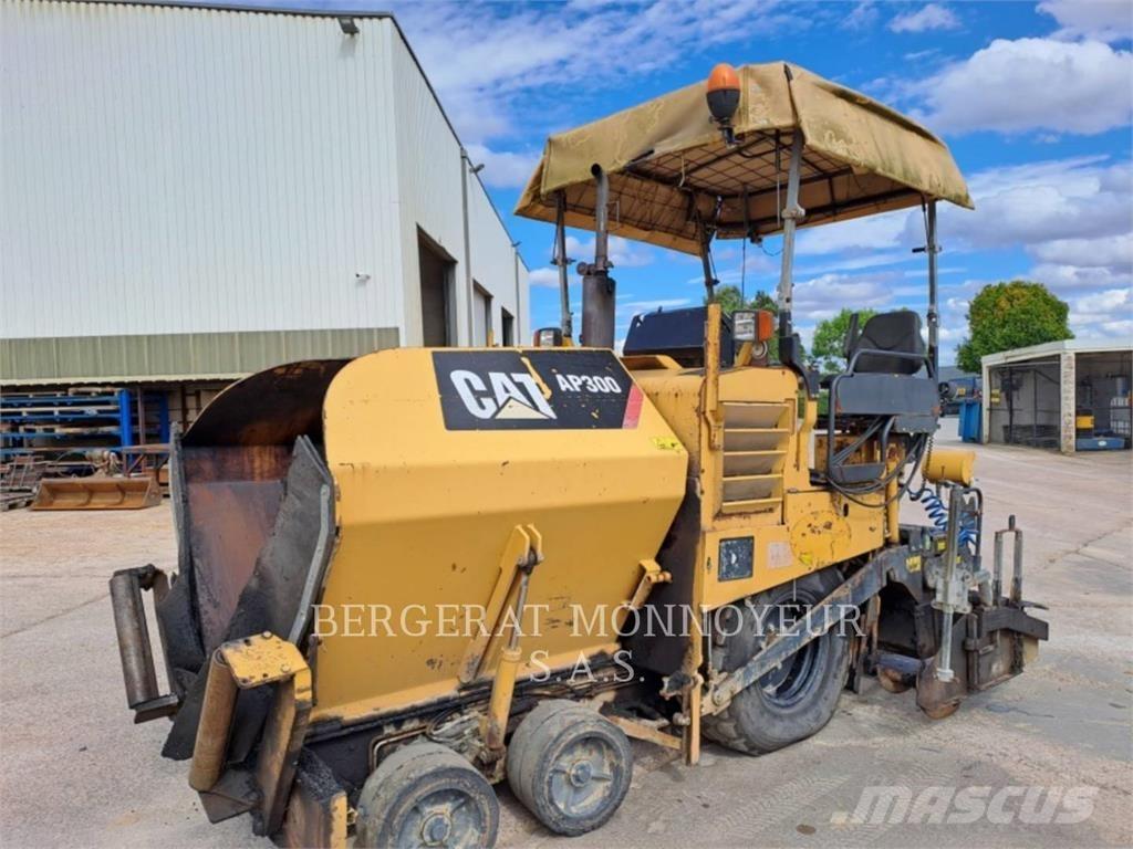 CAT AP300 瀝青攤舖機/鋪路機