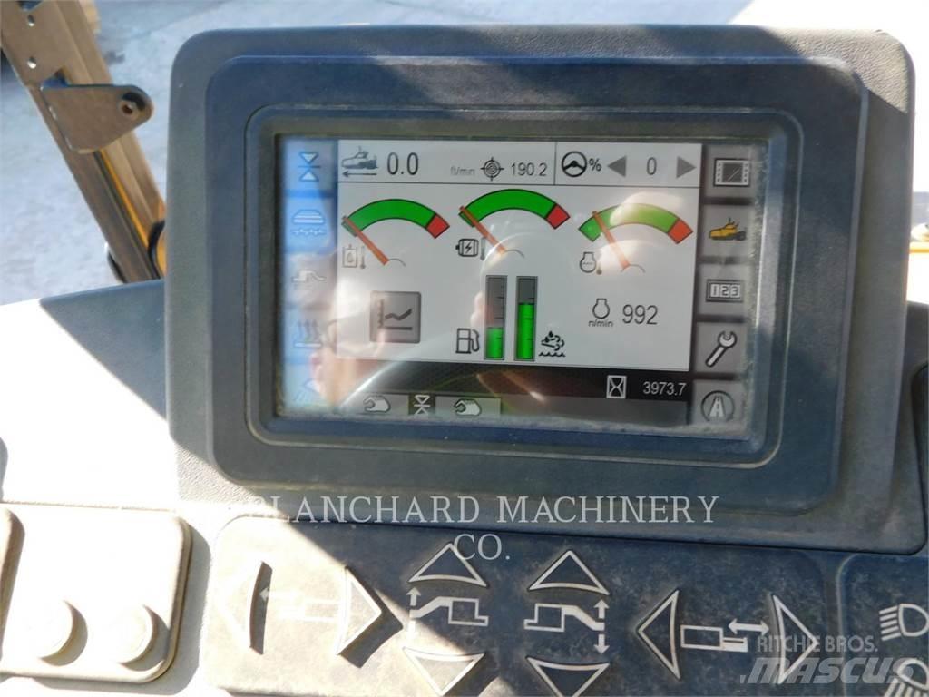 CAT AP555F 瀝青攤舖機/鋪路機