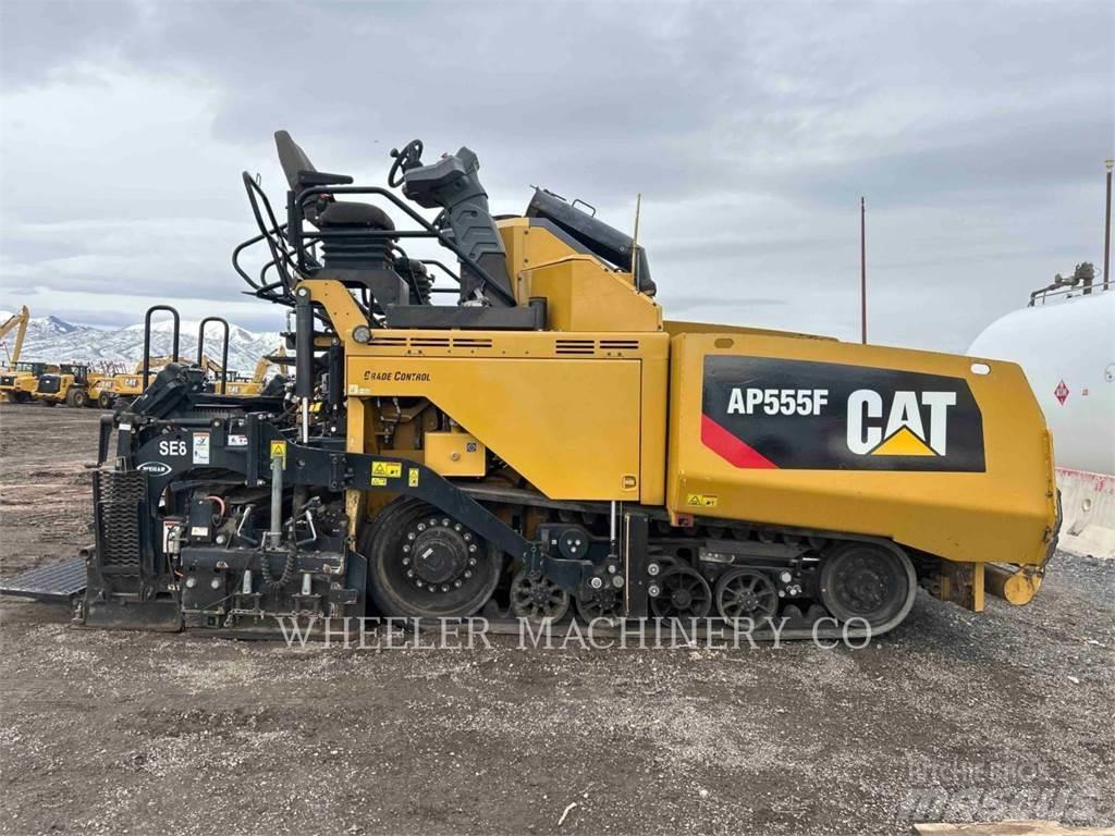CAT AP555F 瀝青攤舖機/鋪路機
