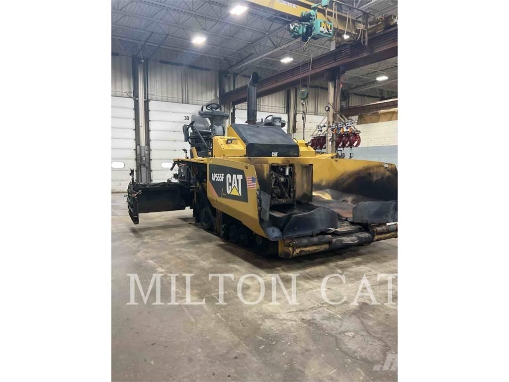 CAT AP555F 瀝青攤舖機/鋪路機