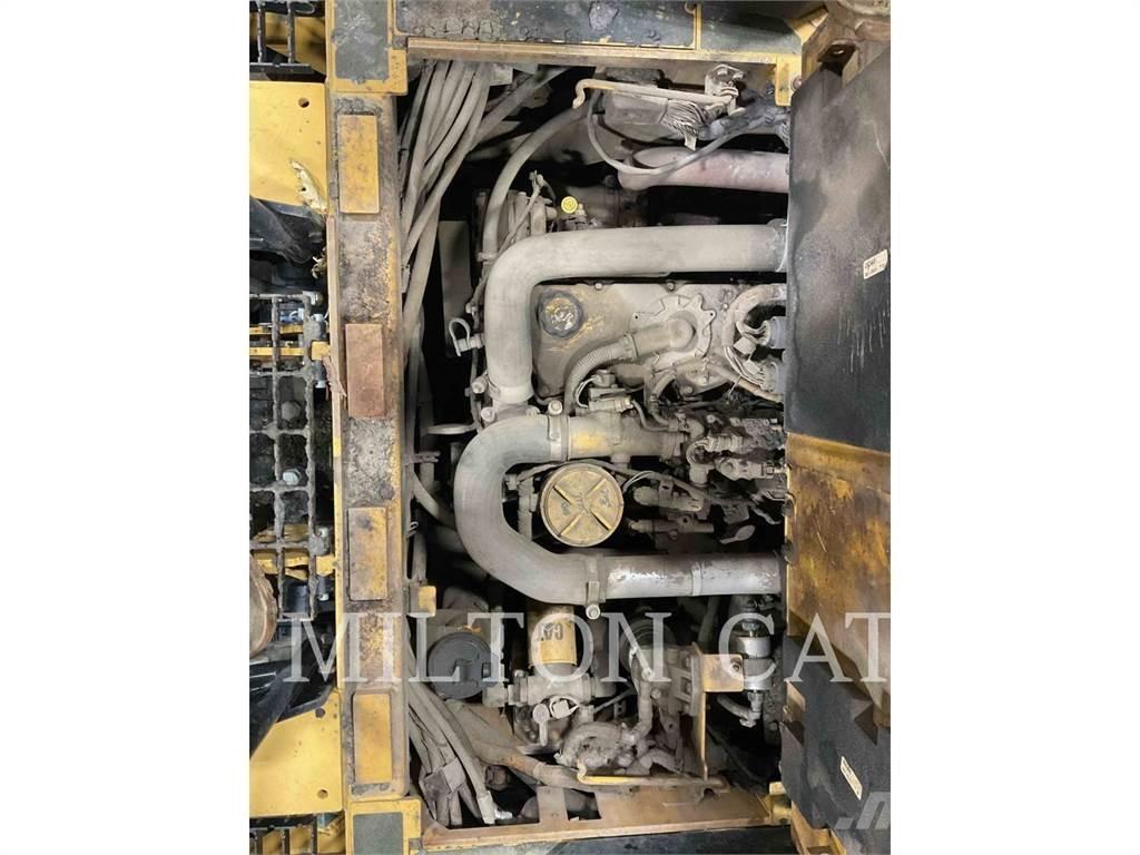 CAT AP555F 瀝青攤舖機/鋪路機