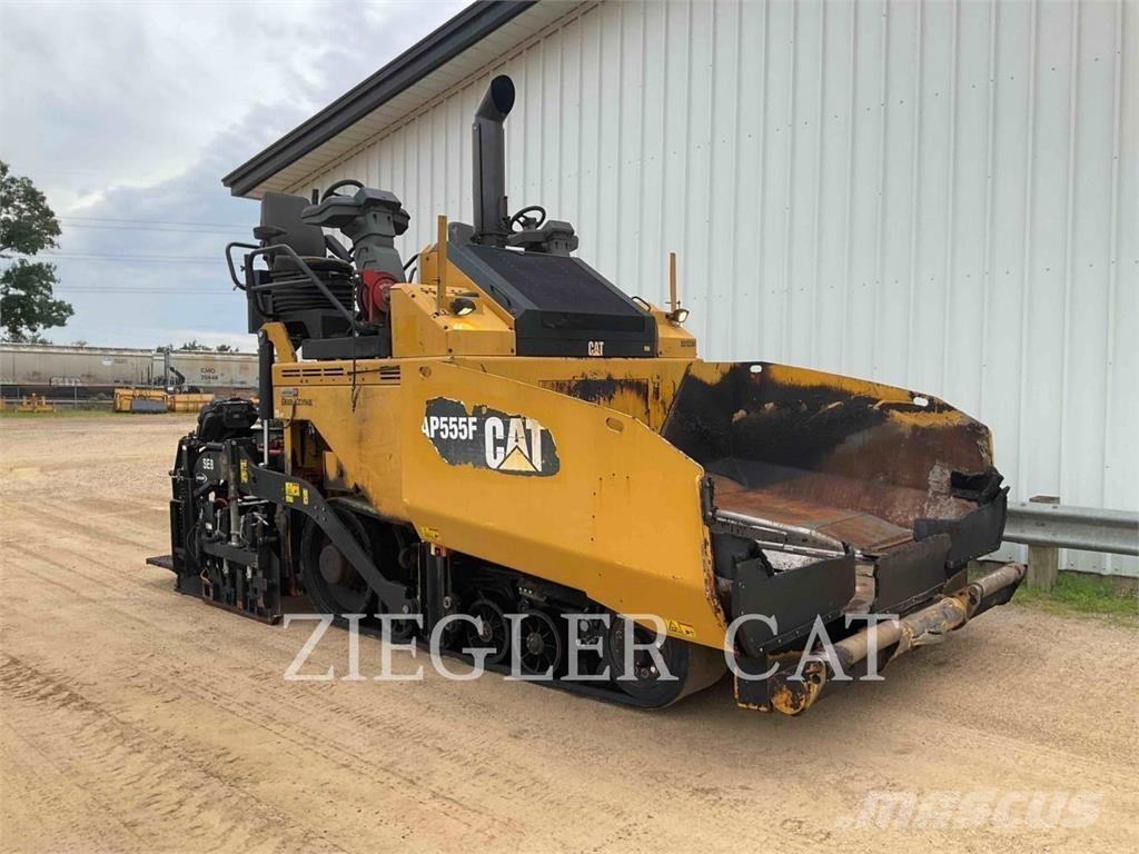 CAT AP555F 瀝青攤舖機/鋪路機