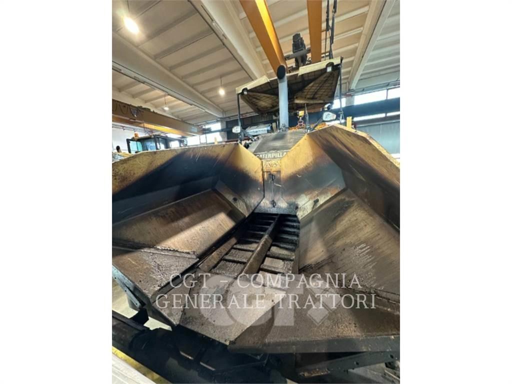 CAT AP600D 瀝青攤舖機/鋪路機