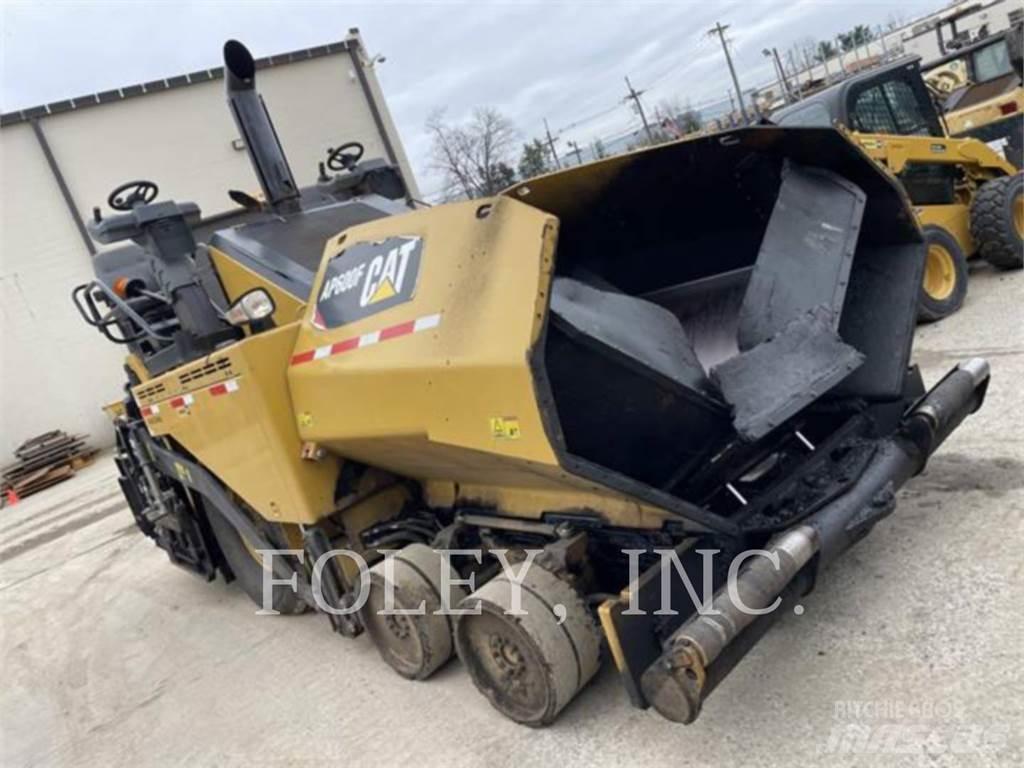 CAT AP600F 瀝青攤舖機/鋪路機