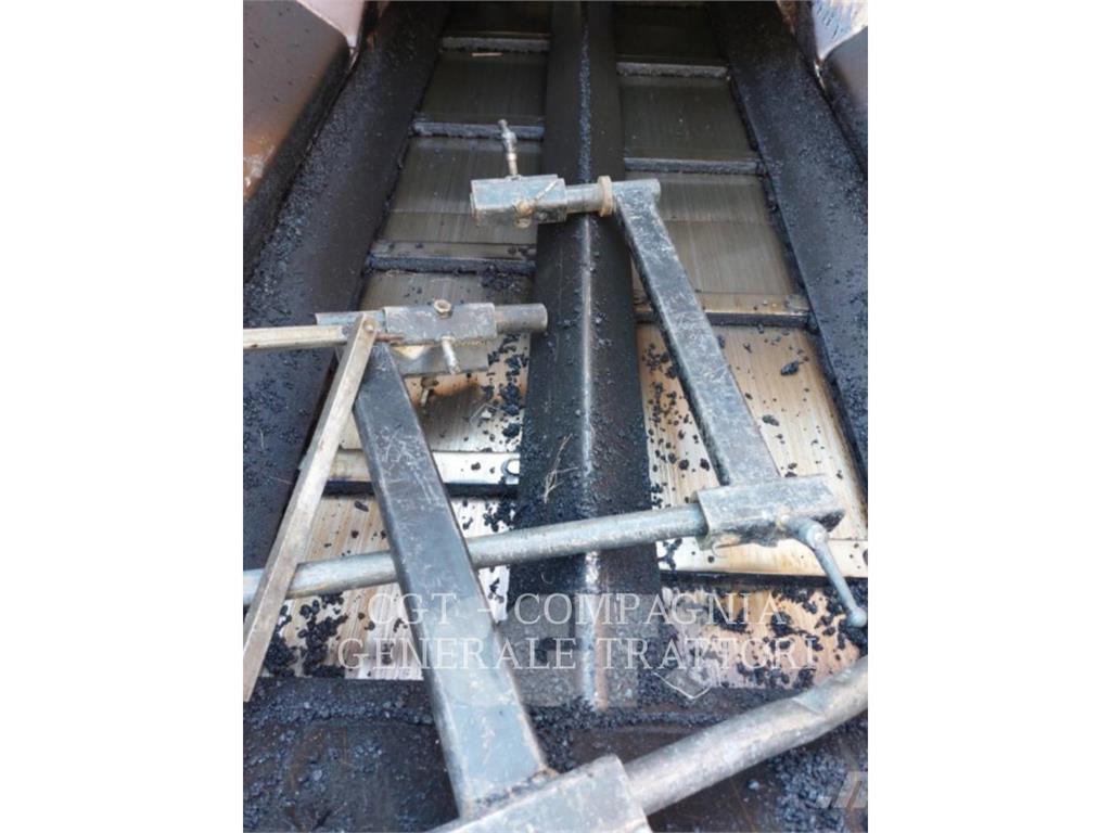 CAT AP600F 瀝青攤舖機/鋪路機