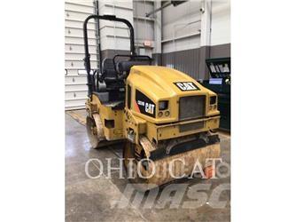 CAT BC24B 雙輪滾壓機
