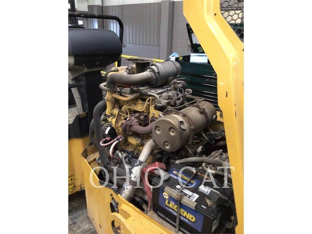 CAT BC24B 雙輪滾壓機