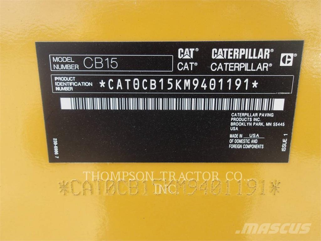 CAT CB 15 雙輪滾壓機