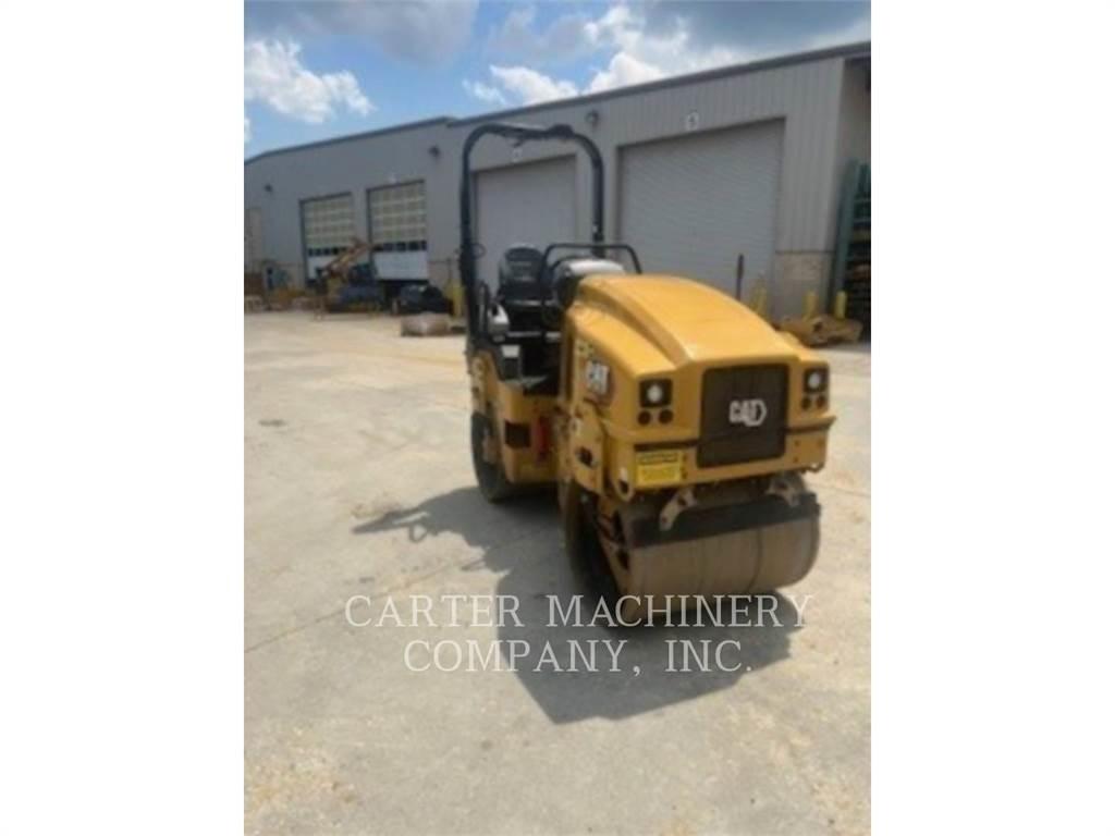 CAT CB 2.5 雙輪滾壓機