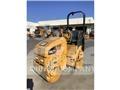 CAT CB1.7 雙輪滾壓機
