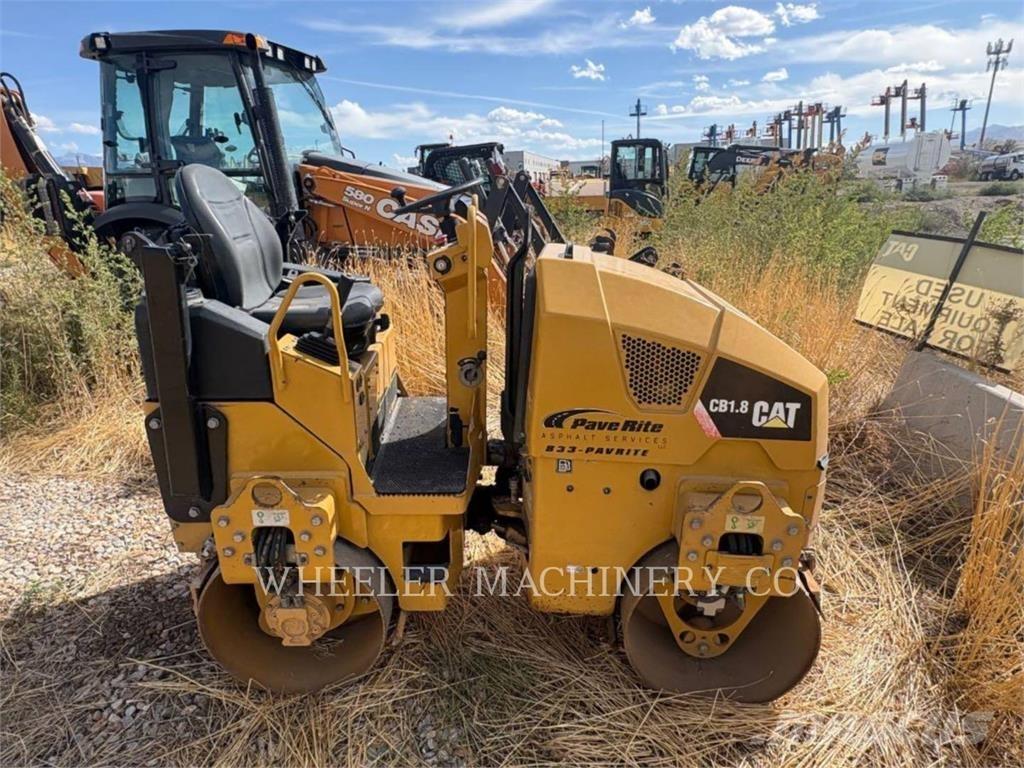 CAT CB1.8 反鏟裝載機