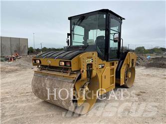 CAT CB10 雙輪滾壓機