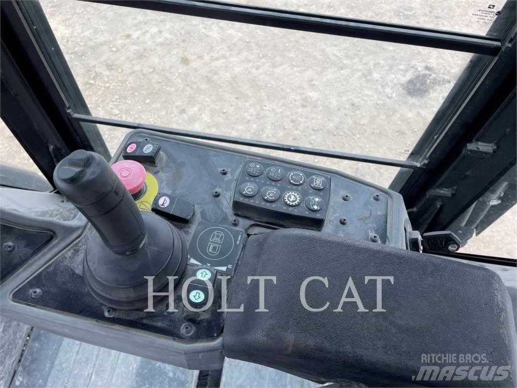 CAT CB10 雙輪滾壓機