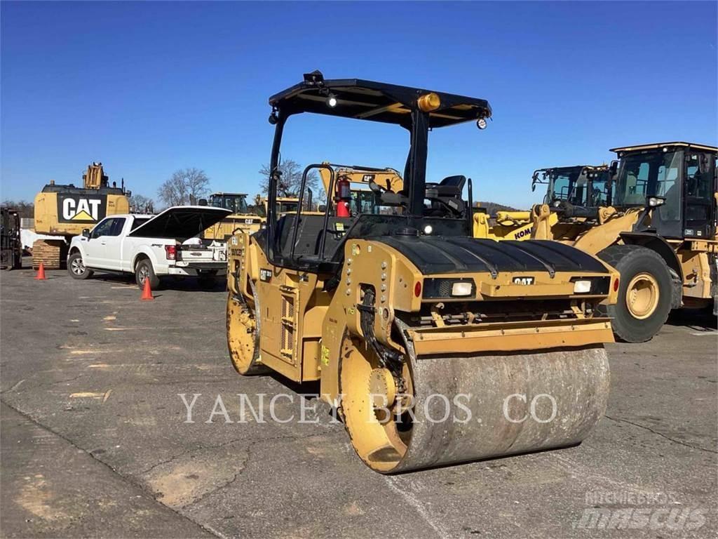 CAT CB10 土壤壓實機