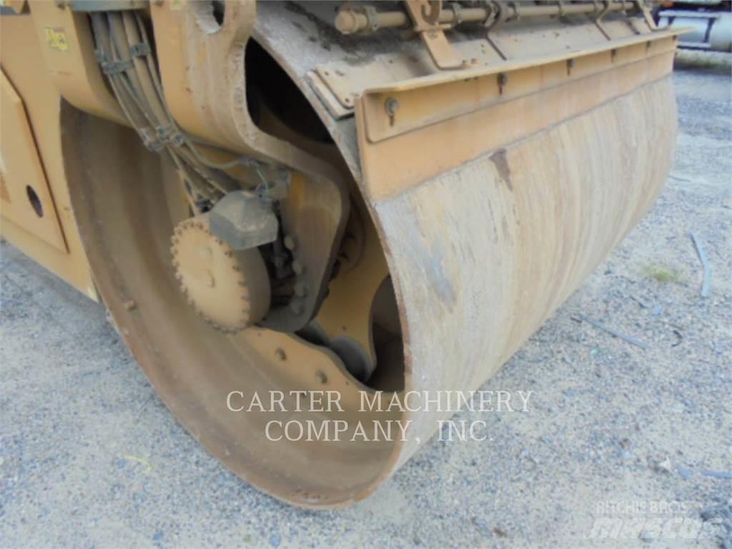 CAT CB10 土壤壓實機