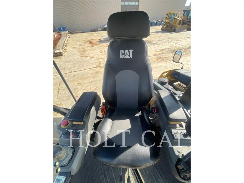 CAT CB10 單輪滾壓機