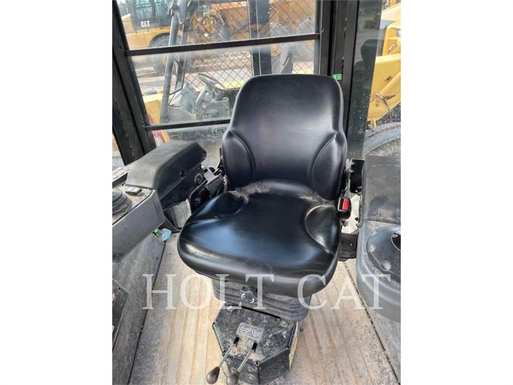 CAT CB10 單輪滾壓機