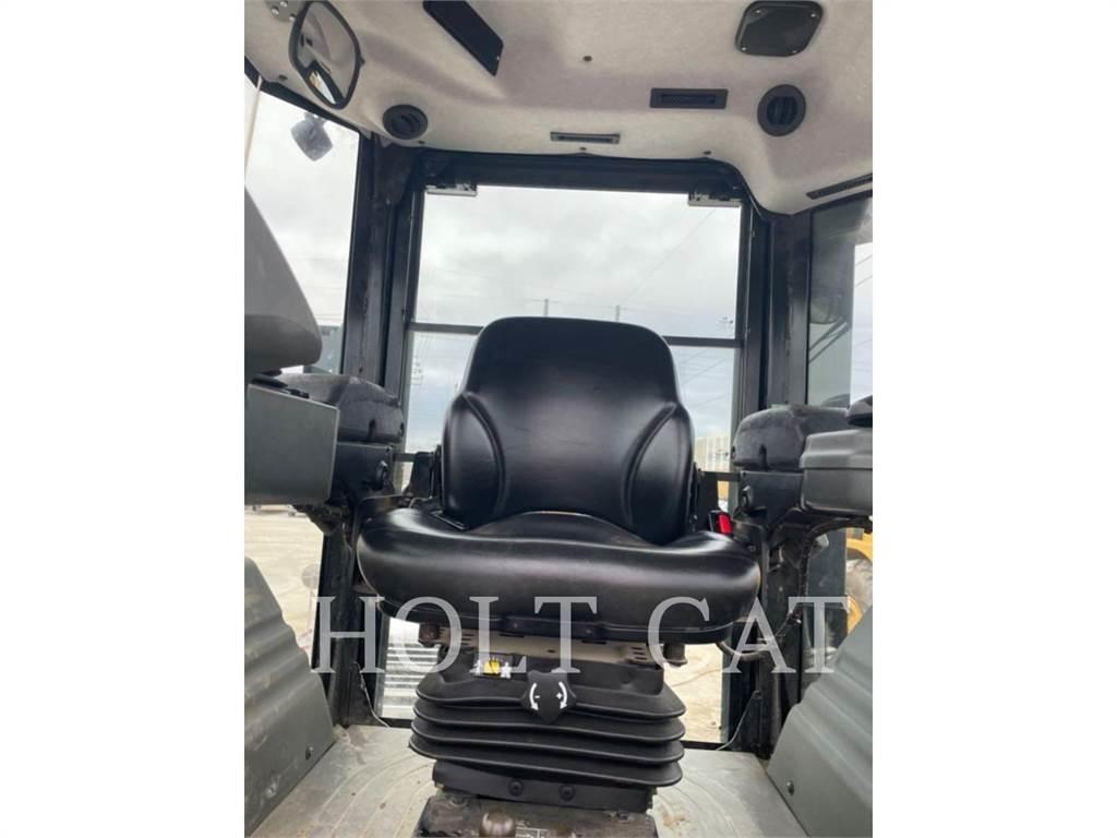 CAT CB10 單輪滾壓機