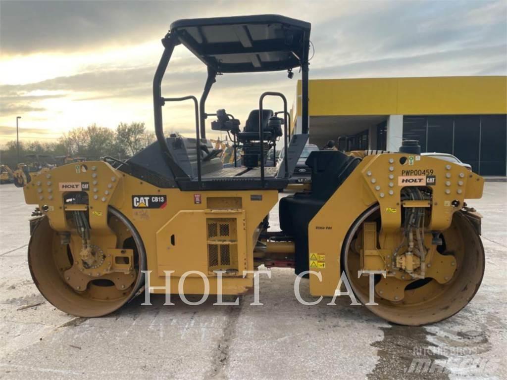 CAT CB13 單輪滾壓機