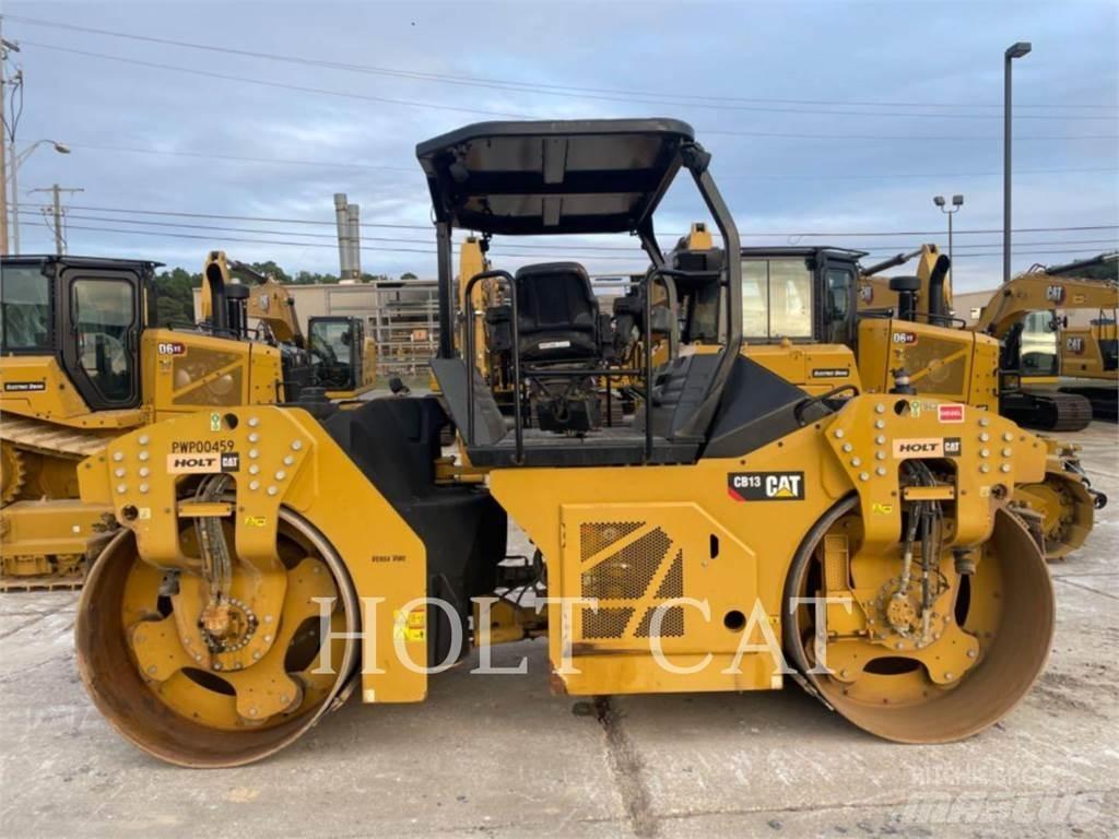CAT CB13 單輪滾壓機