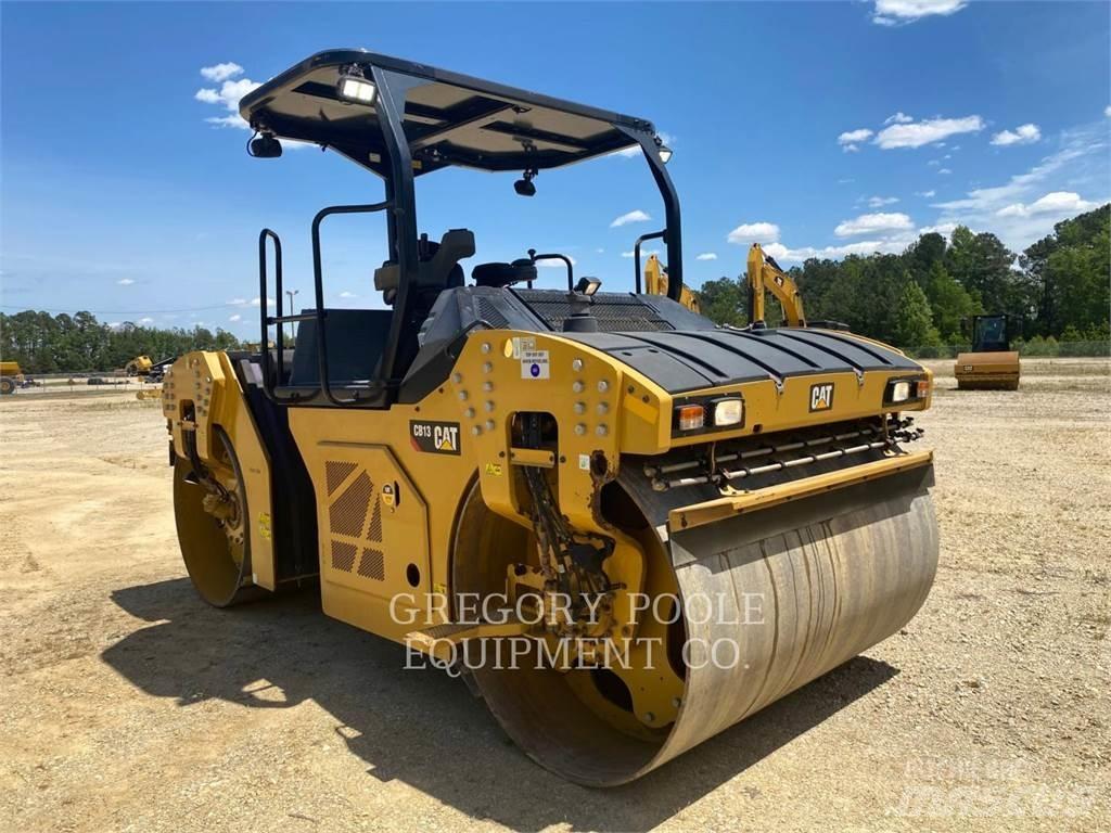 CAT CB13 雙輪滾壓機