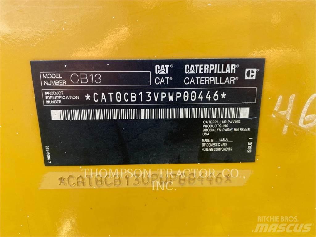 CAT CB13 雙輪滾壓機