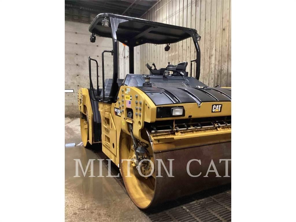 CAT CB13 土壤壓實機